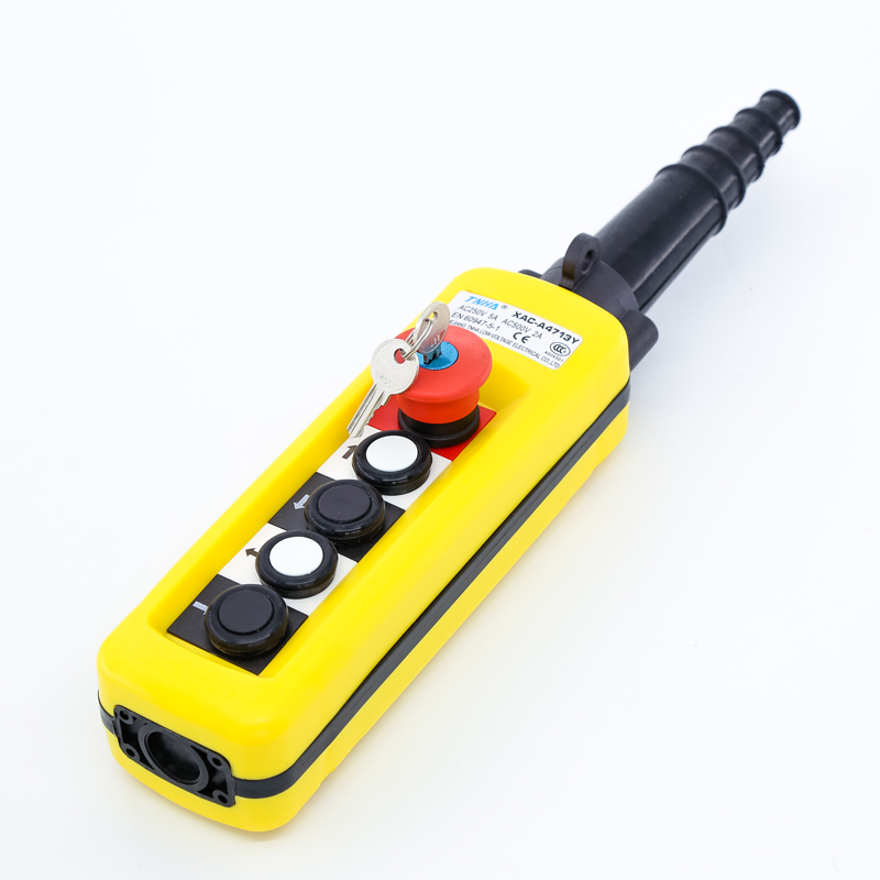 XAC -A4713Y Emergency Stop Button Guard Crane Push Button Switch