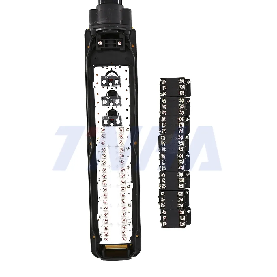 XAC-A891 Emergency Stop Button Guard Crane Push Button Switch